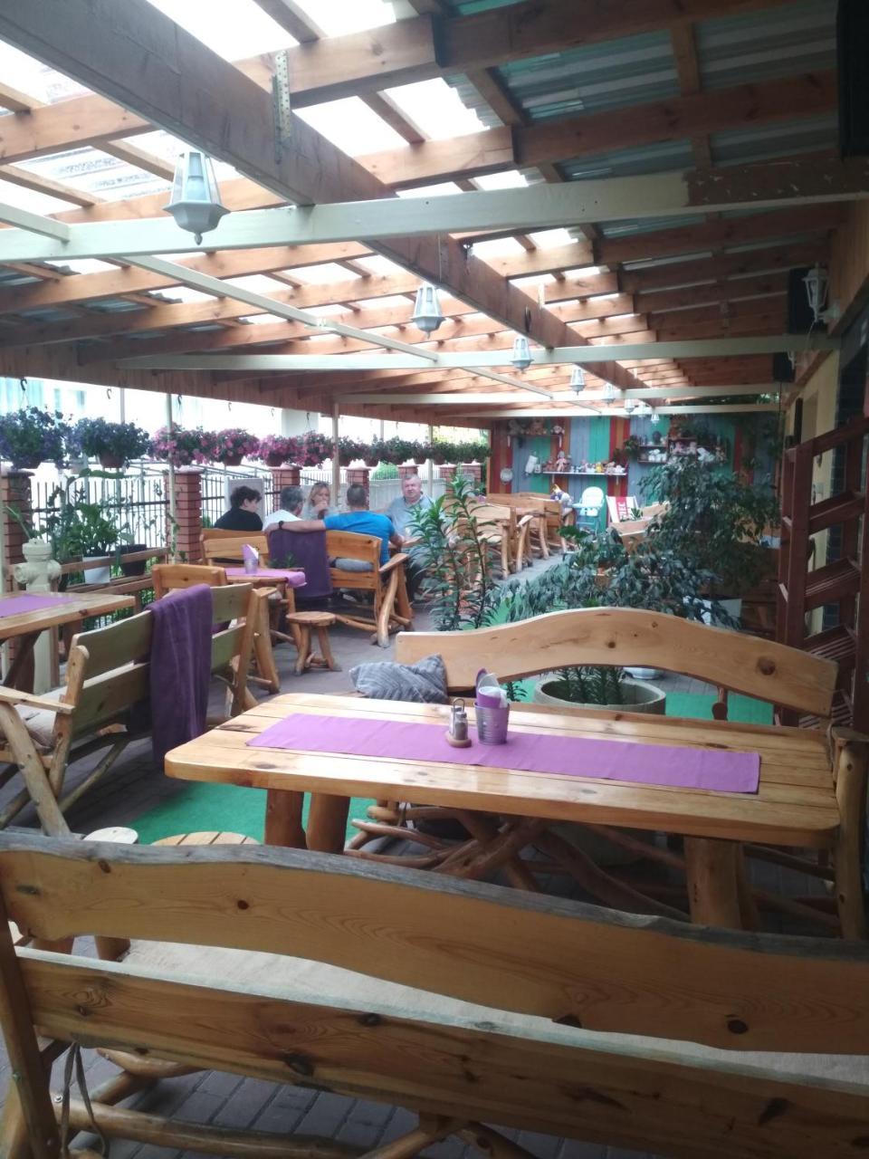 Pensjonat I Restauracja U Zdzicha รอวี ภายนอก รูปภาพ