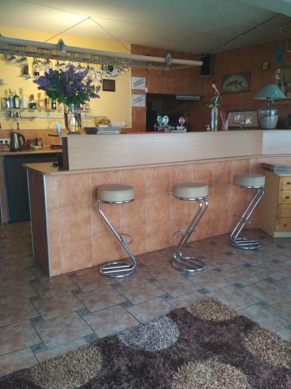 Pensjonat I Restauracja U Zdzicha รอวี ภายนอก รูปภาพ